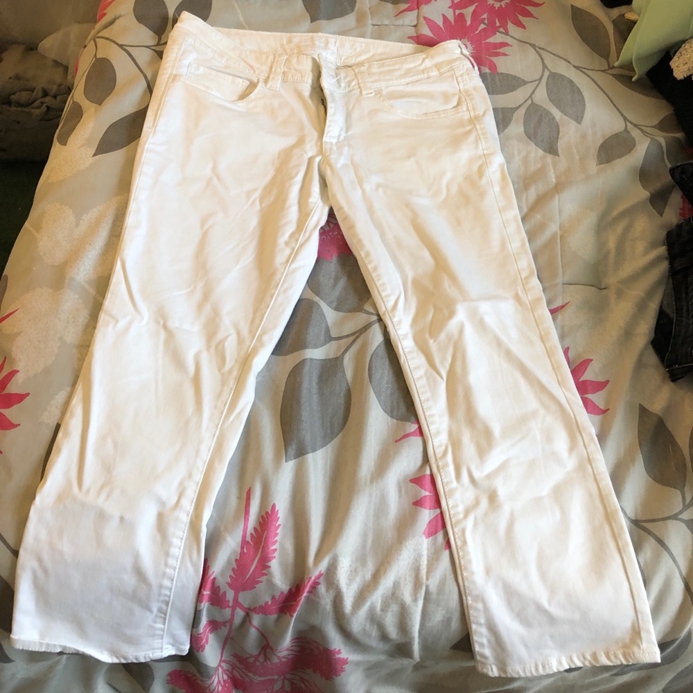 White American Eagle Capris